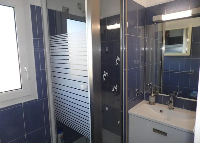 T2 Climatisé Avec Mezzanine, Terrasse Et Piscine, Idéal Pour 4-6 Personnes - Fr-1-326-430